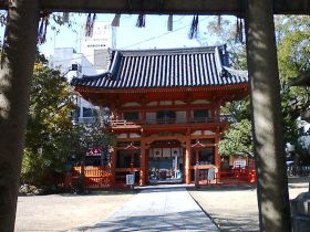 日本最古の薬祖神社といわれる「堺薬祖神社」も合祀されています。 日本最古の薬祖神社といわれる「堺薬祖神社」も合祀されています。
